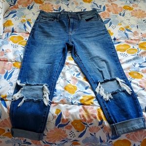 LIKE NEW No Bondaries Destructed Jeans - Size 9